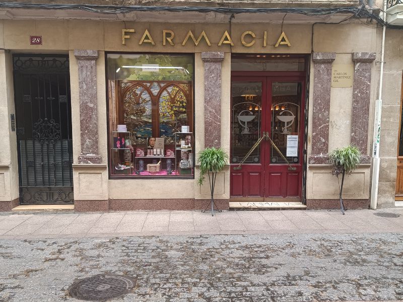 Fachada Farmacia Carlos Martínez Gil