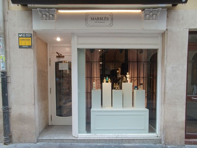 Fachada Perfumería Marbles